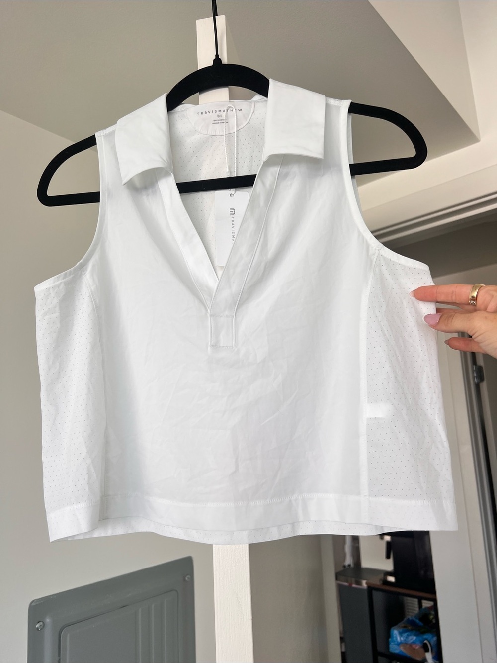New With Tags Travis Matthew Women's Shifting Sands Tank Sz XS/S - Picture 2 of 11